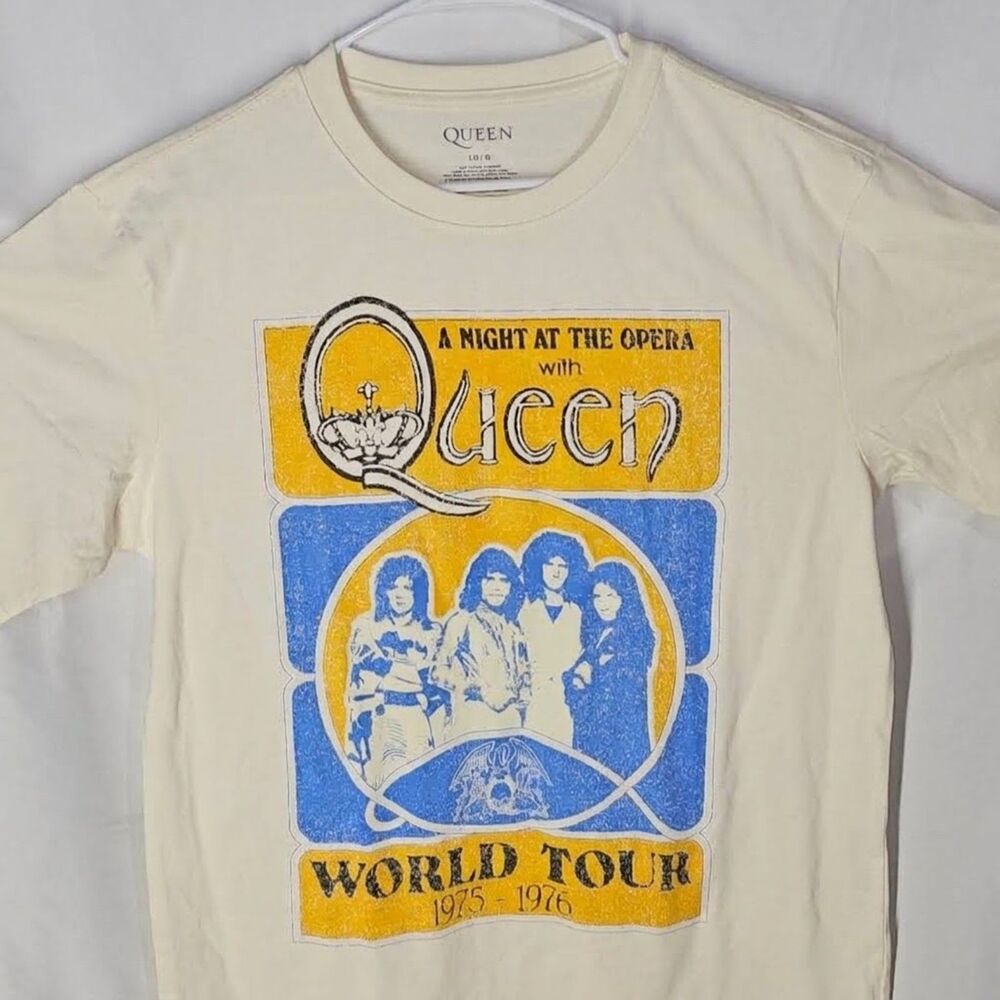 Queen Band A Night at the Opera World Tour Graphic T-Shirt Ivory Cream Size L